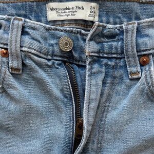 Abercrombie & Fitch Men's Light Blue Straight Jeans